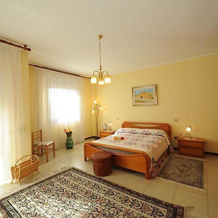B&B Su Fassoi Santa Giusta Zimmer foto