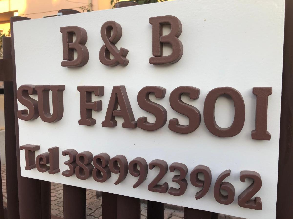 B&B Su Fassoi Santa Giusta Exterior foto